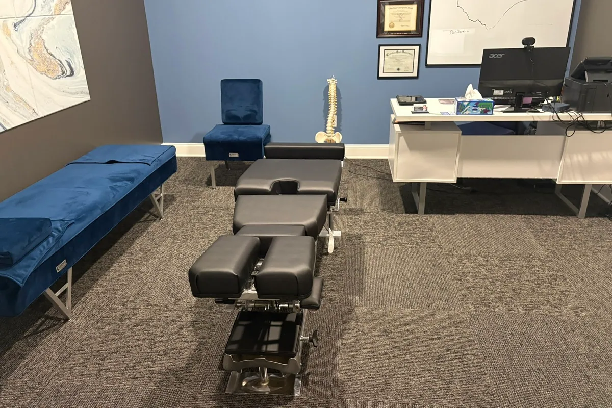 Chiropractic clinic spinal adjustment treatment room mentor OH