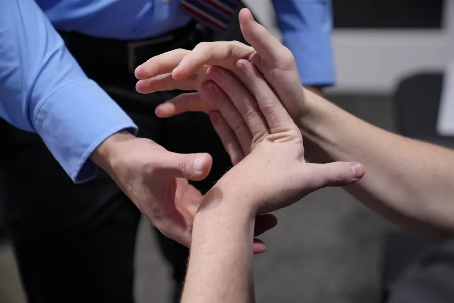 Chiropractic examination of the hand